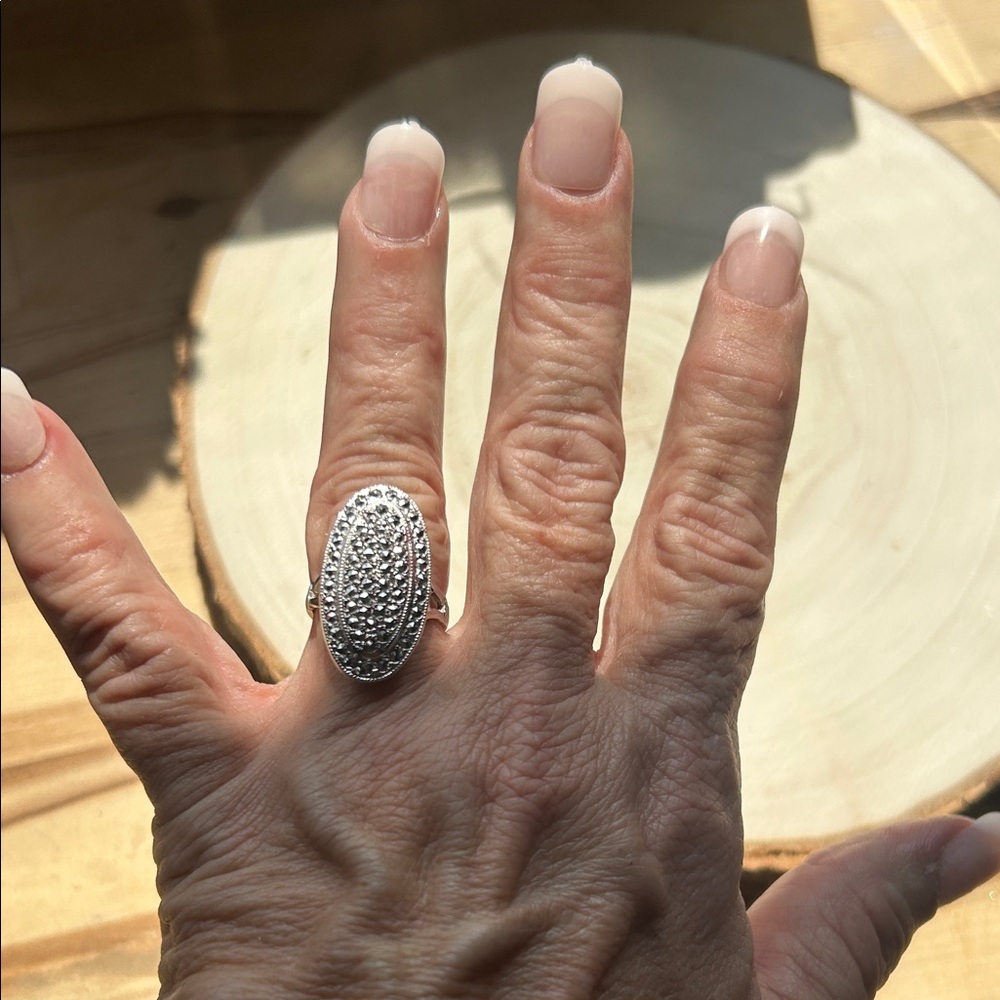 Elegant Silver Women's Ring